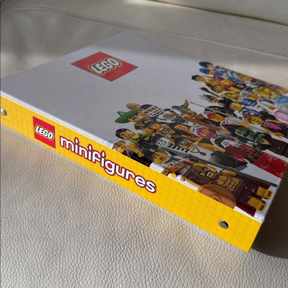 LEGO Character Three‎ Ding Binder
